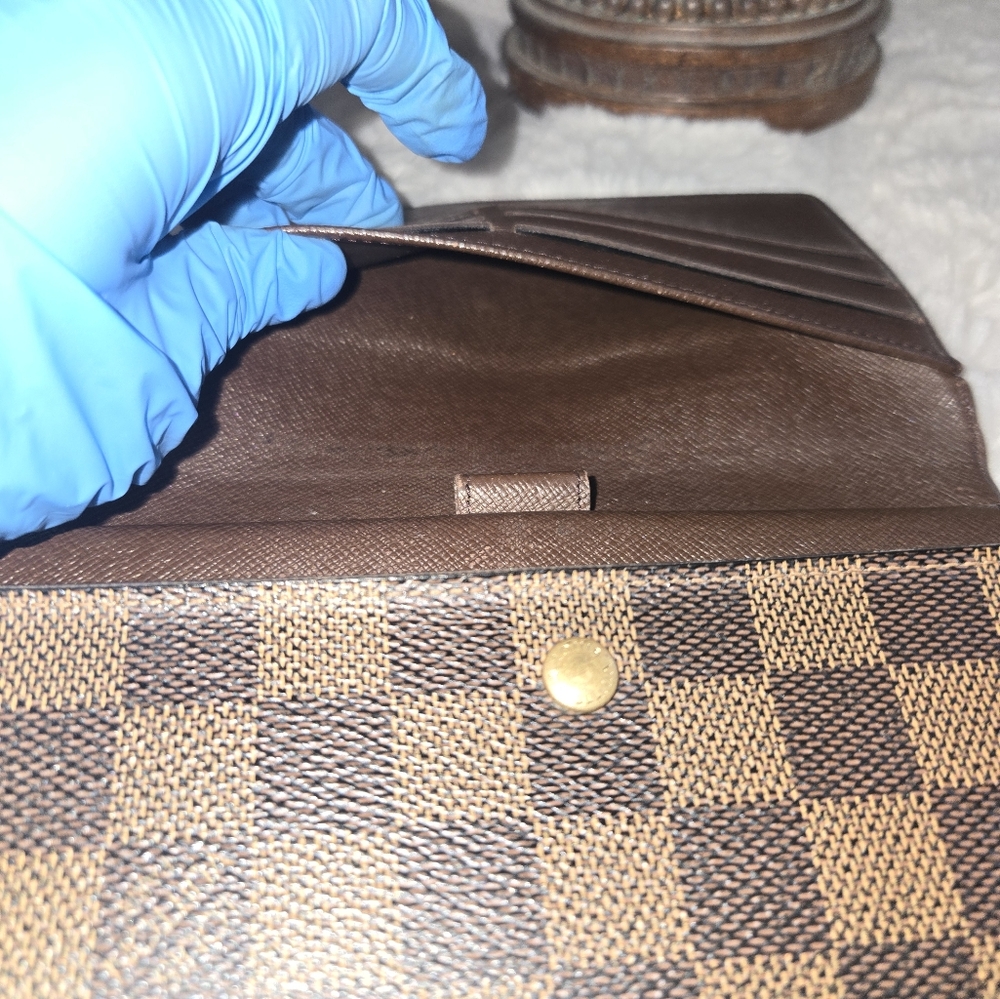 🤎 Louis Vuitton Damier Ebene Sarah Wallet 🤎 - Picture 12 of 14